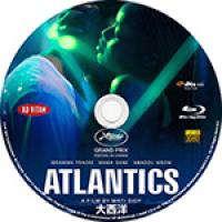 评分：6.3 大西洋 Atlantics / Atlantique (2019) 本片聚焦塞内加尔底层故事 以奇幻风格手法包装西非版《人鬼情未了》 提名戛纳影展金棕榈奖 并荣获评审团大奖